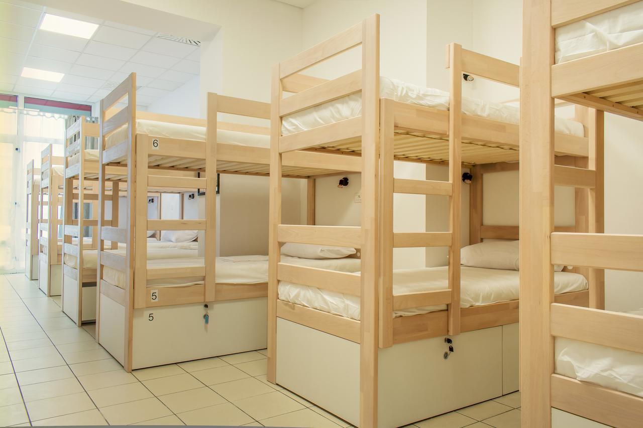 Gravitas Hostel Сплит Екстериор снимка